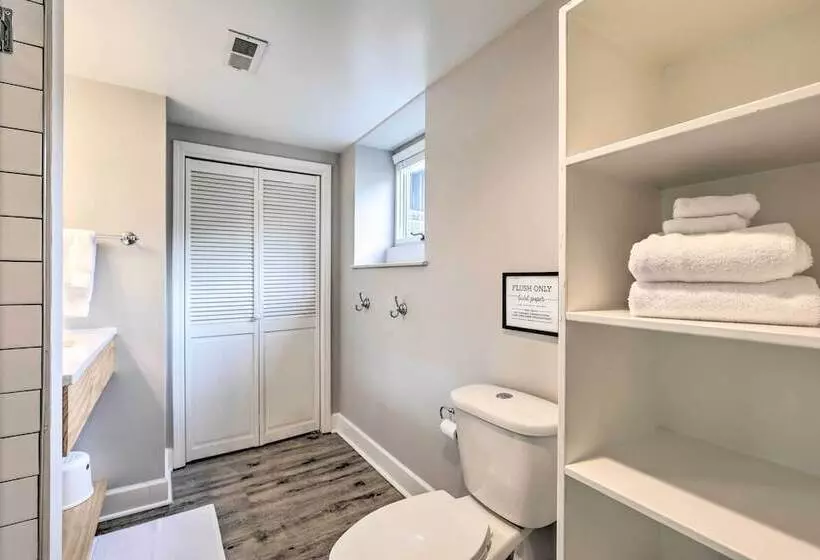 Stylish Vilas Hideaway: Hike, Ski & Explore!