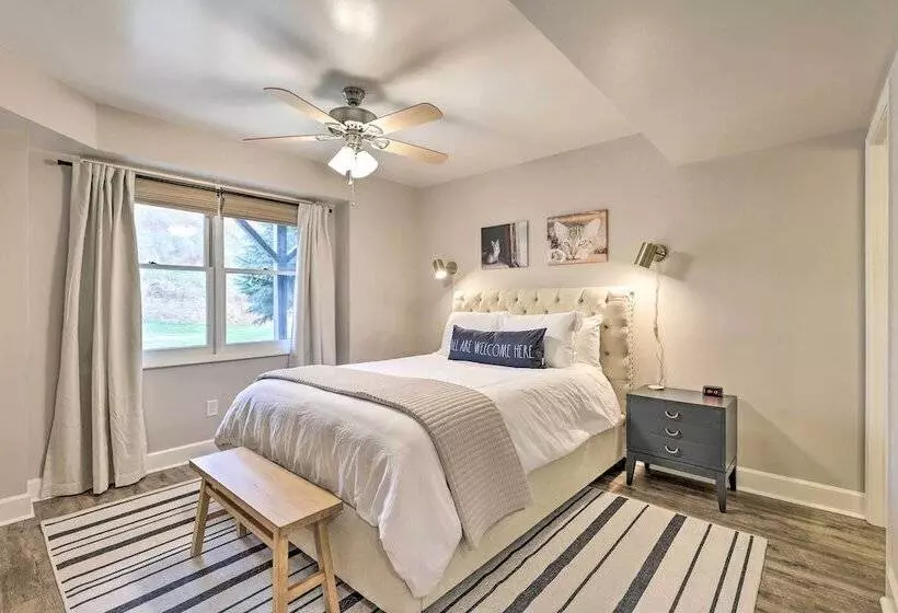 Stylish Vilas Hideaway: Hike, Ski & Explore!