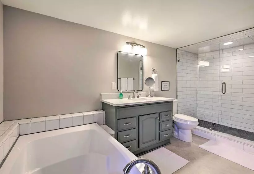 Stylish Vilas Hideaway: Hike, Ski & Explore!