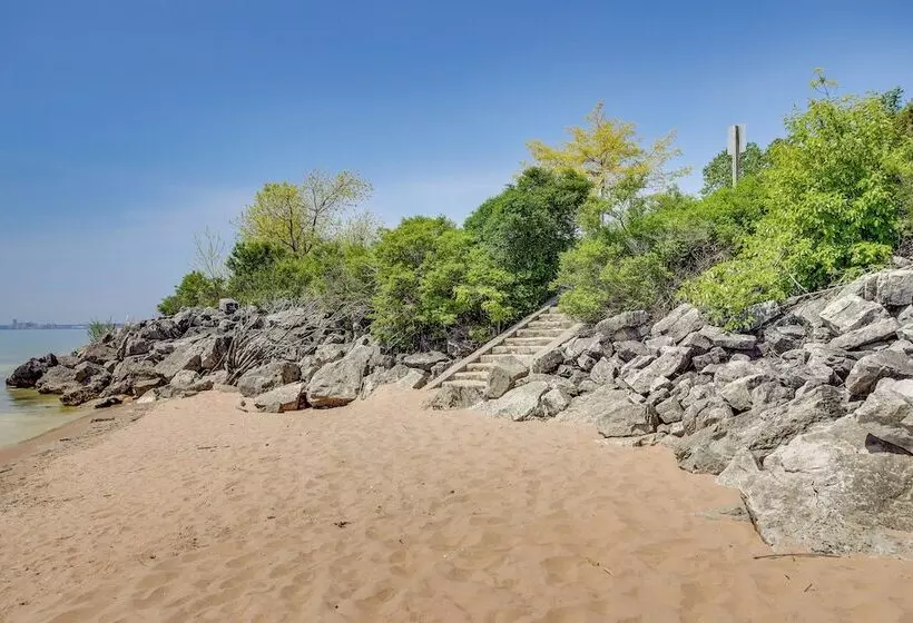 Two Rivers Thiede House   Walk To Lake Michigan!