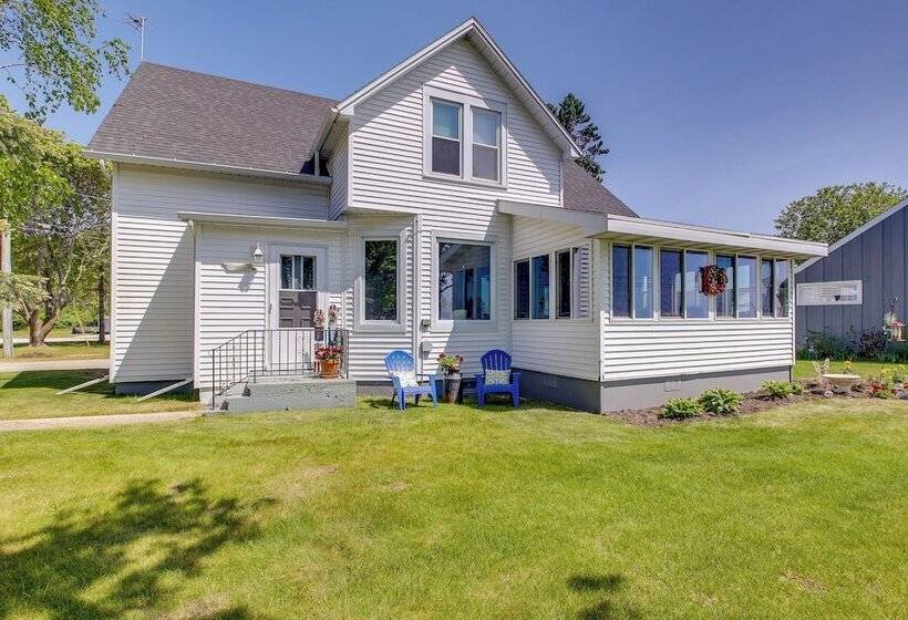 Two Rivers Thiede House   Walk To Lake Michigan!