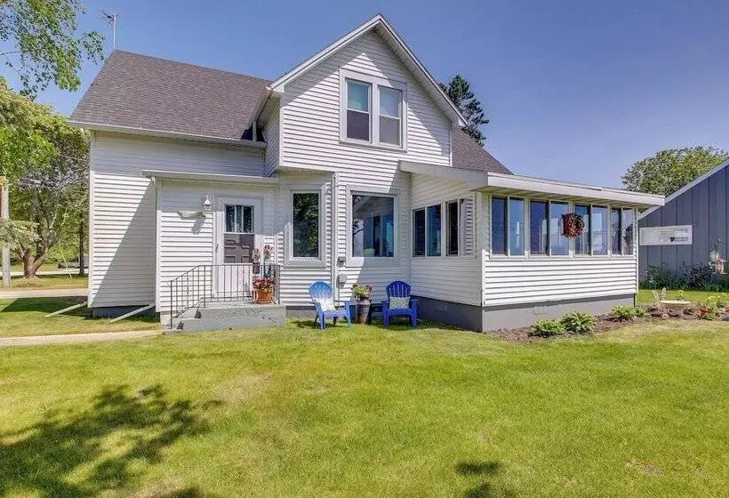 Two Rivers Thiede House   Walk To Lake Michigan!