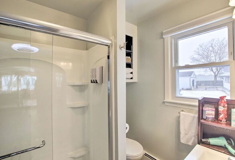 Two Rivers Thiede House   Walk To Lake Michigan!