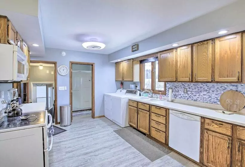 Two Rivers Thiede House   Walk To Lake Michigan!