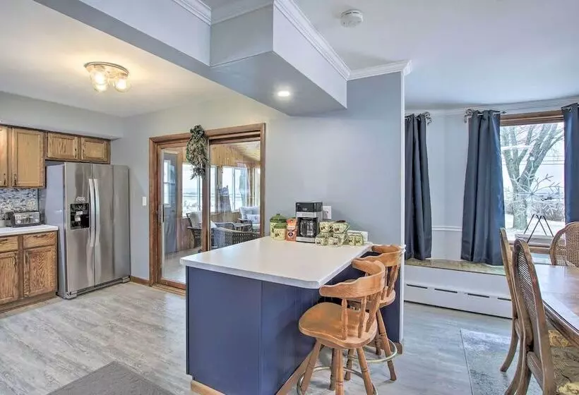 Two Rivers Thiede House   Walk To Lake Michigan!