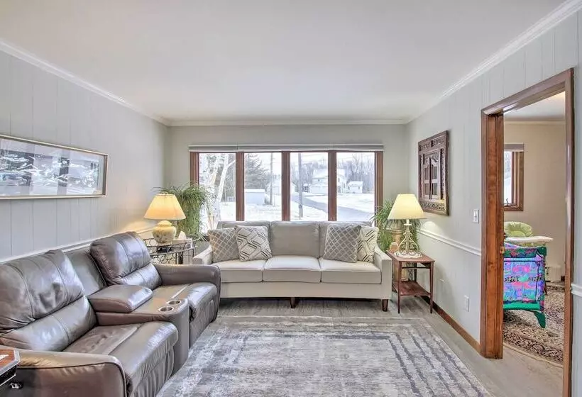 Two Rivers Thiede House   Walk To Lake Michigan!