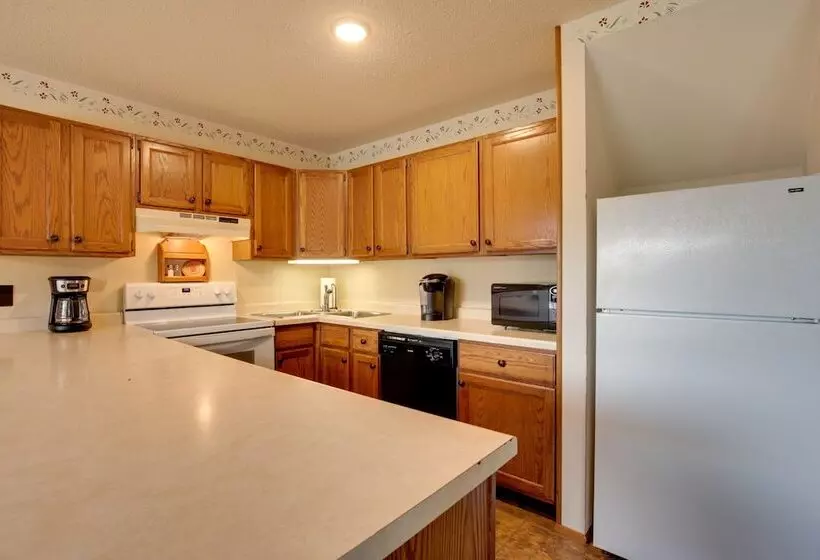 Upson Ski In/ski Out, End Unit Cabin W/ Fireplace!