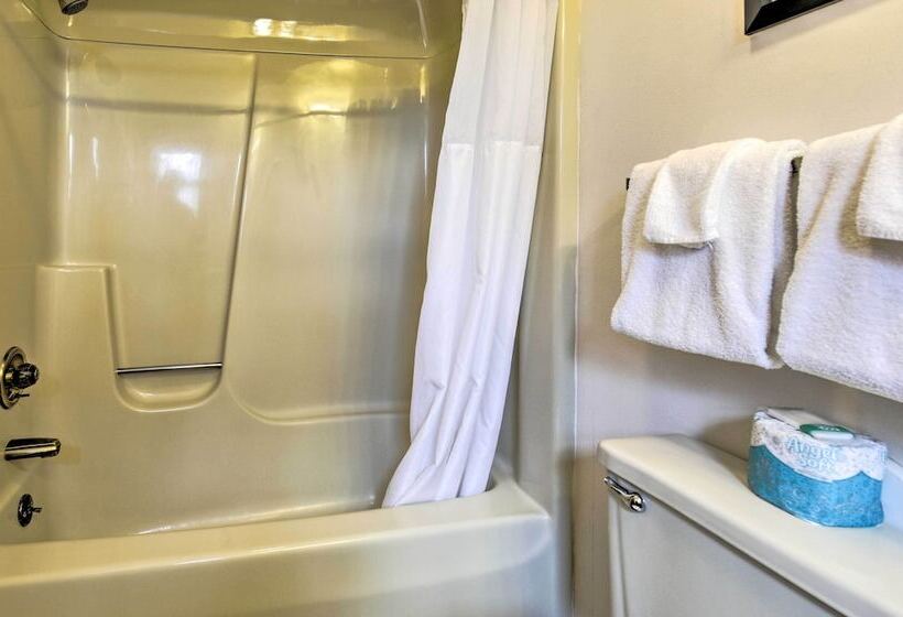 Upson Ski In/ski Out, End Unit Cabin W/ Fireplace!