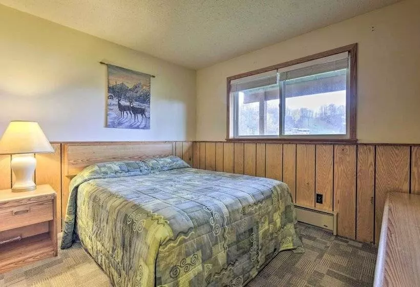 Upson Ski In/ski Out, End Unit Cabin W/ Fireplace!