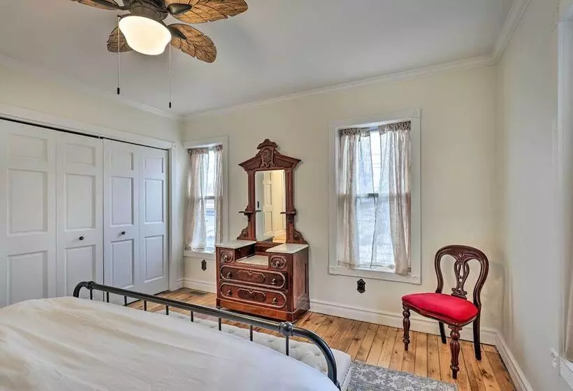 Walkable Sodus Point Retreat < 1 Mi To Lake