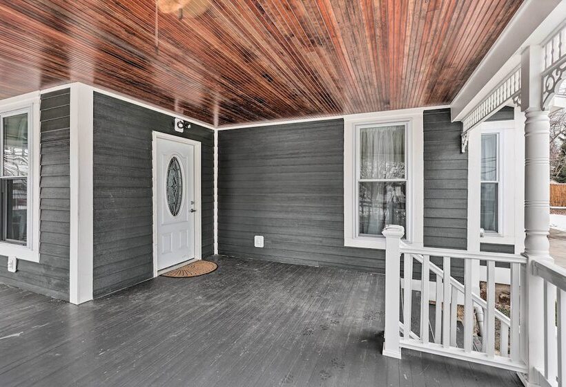 Walkable Sodus Point Retreat < 1 Mi To Lake