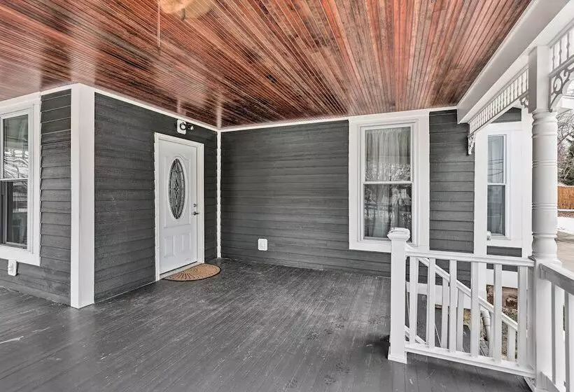 Walkable Sodus Point Retreat < 1 Mi To Lake