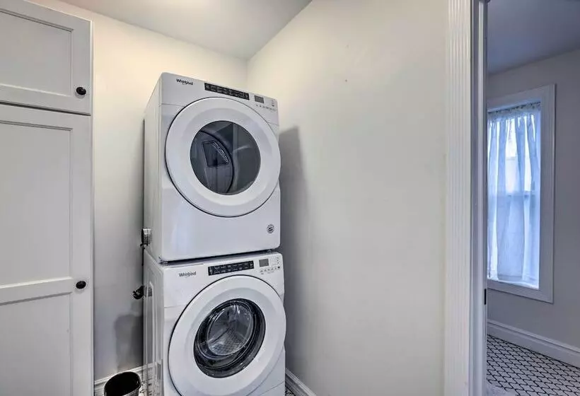 Walkable Sodus Point Retreat < 1 Mi To Lake