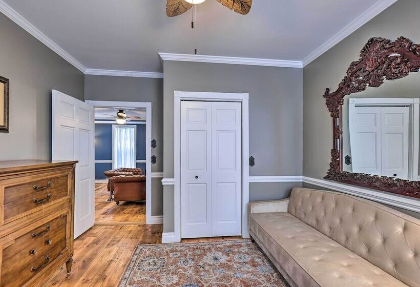 Walkable Sodus Point Retreat < 1 Mi To Lake