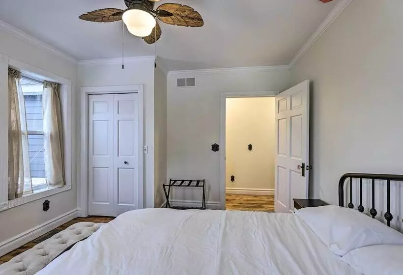 Walkable Sodus Point Retreat < 1 Mi To Lake