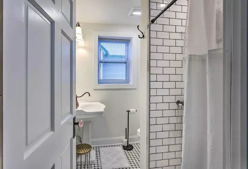 Walkable Sodus Point Retreat < 1 Mi To Lake