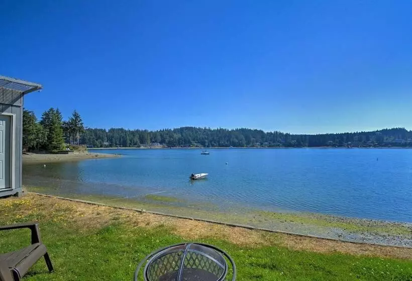 Waterfront Gig Harbor Home W/ Furnished Deck