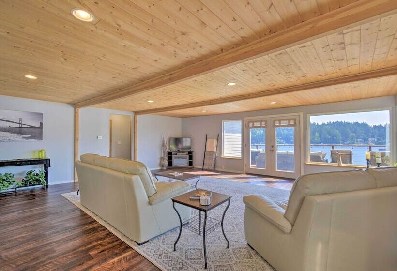 Waterfront Gig Harbor Home W/ Furnished Deck