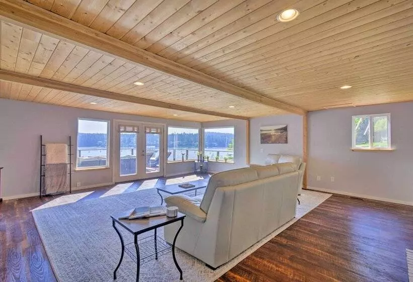 Waterfront Gig Harbor Home W/ Furnished Deck