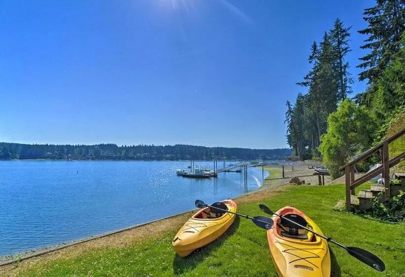 Waterfront Gig Harbor Home W/ Furnished Deck