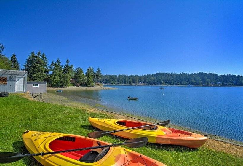 Waterfront Gig Harbor Home W/ Furnished Deck