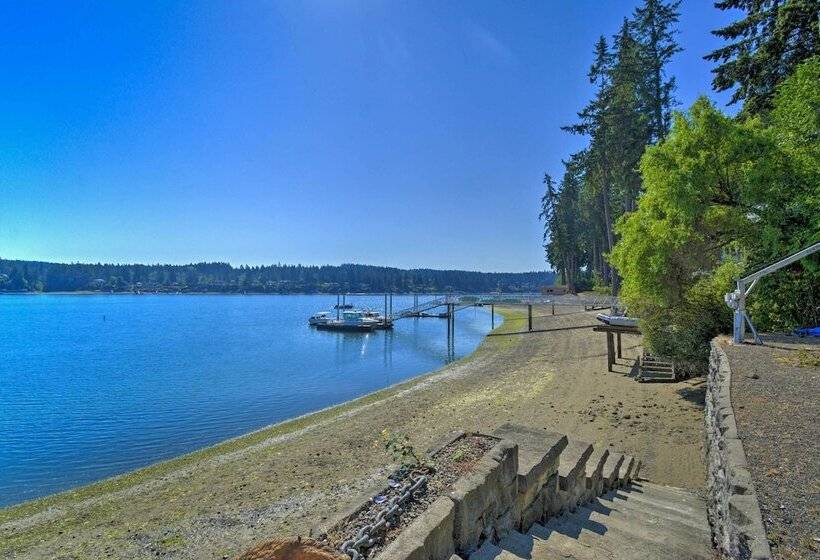 Waterfront Gig Harbor Home W/ Furnished Deck