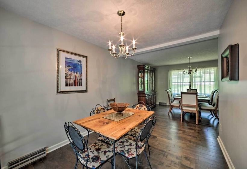 Waterfront Lake Barkley Home W/ Deck & Fire Pit!