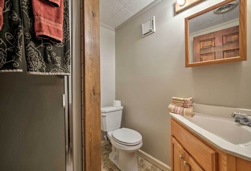 Waterfront Lake Barkley Home W/ Deck & Fire Pit!