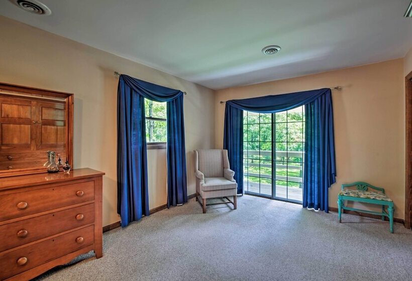 Waterfront Lake Barkley Home W/ Deck & Fire Pit!