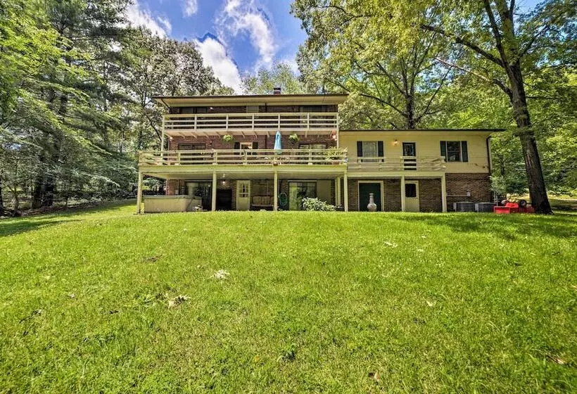 Waterfront Lake Barkley Home W/ Deck & Fire Pit!