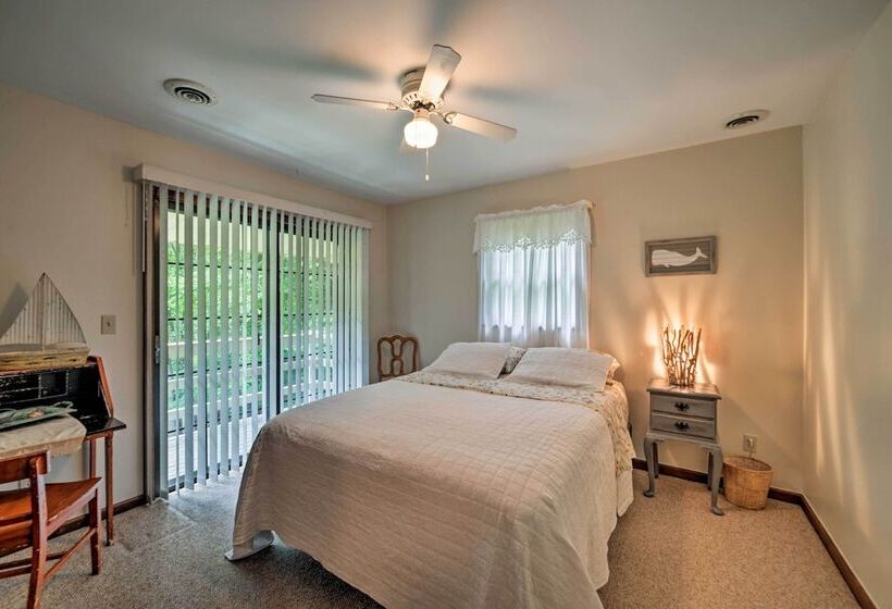 Waterfront Lake Barkley Home W/ Deck & Fire Pit!