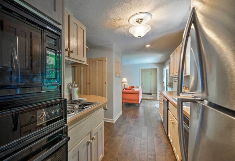 Waterfront Lake Barkley Home W/ Deck & Fire Pit!