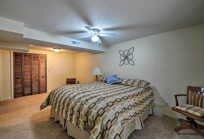 Waterfront Lake Barkley Home W/ Deck & Fire Pit!