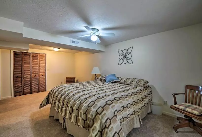 Waterfront Lake Barkley Home W/ Deck & Fire Pit!