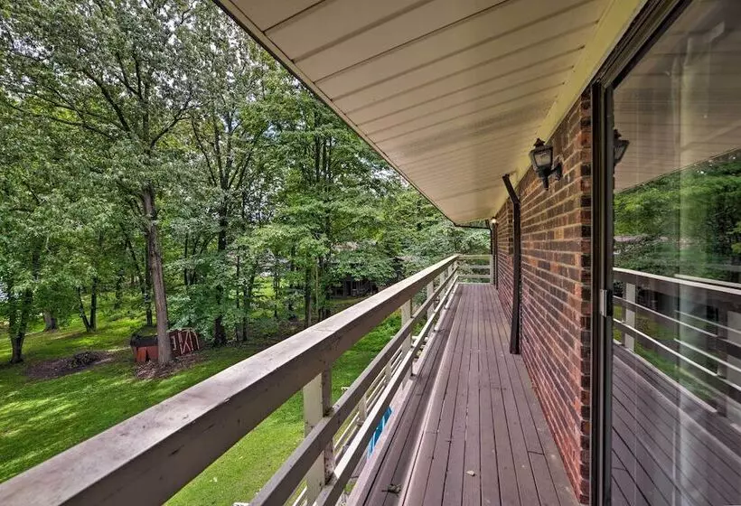 Waterfront Lake Barkley Home W/ Deck & Fire Pit!