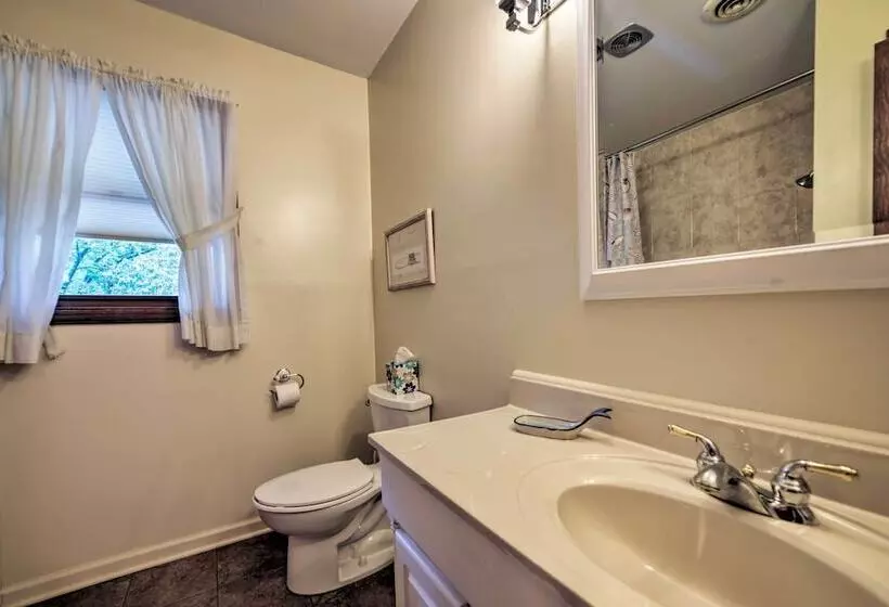 Waterfront Lake Barkley Home W/ Deck & Fire Pit!