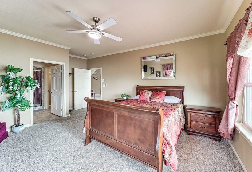 Waterfront Lake Eufaula Home: Multi Level Balcony