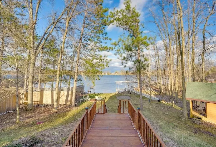 Wisconsin Cabin W/ Private Hot Tub & Deck