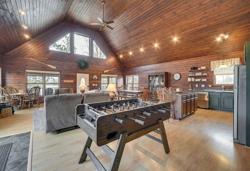 Wisconsin Cabin W/ Private Hot Tub & Deck