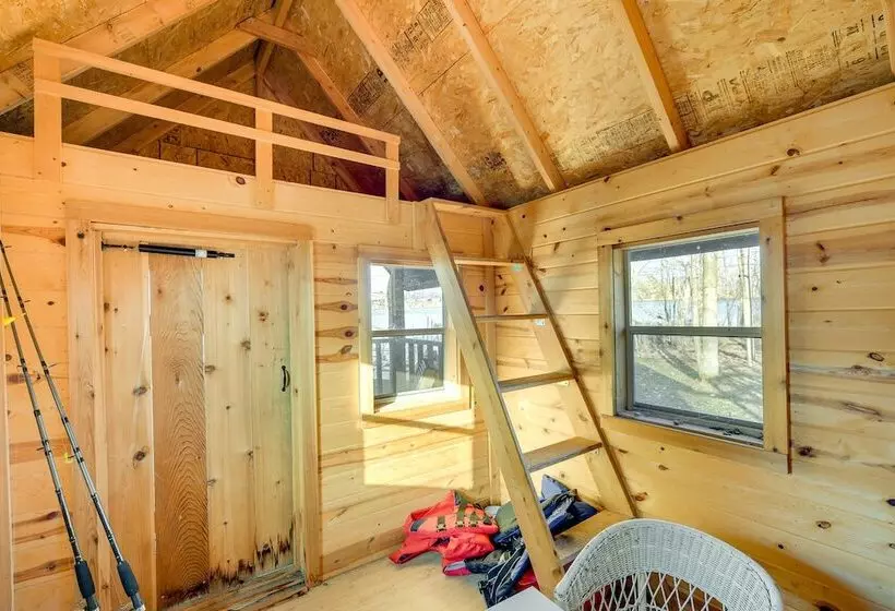 Wisconsin Cabin W/ Private Hot Tub & Deck