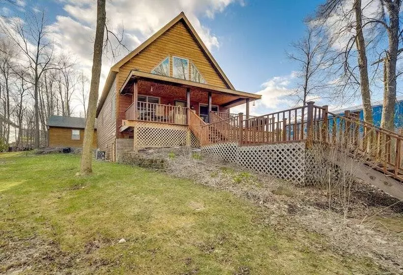 Wisconsin Cabin W/ Private Hot Tub & Deck