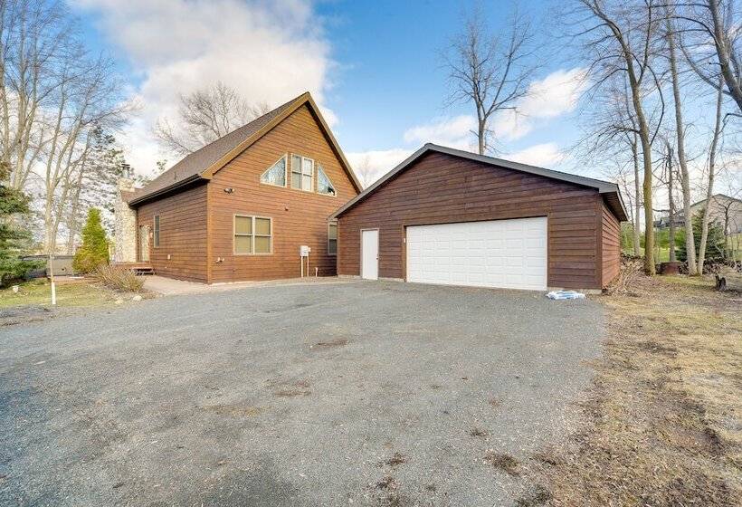 Wisconsin Cabin W/ Private Hot Tub & Deck