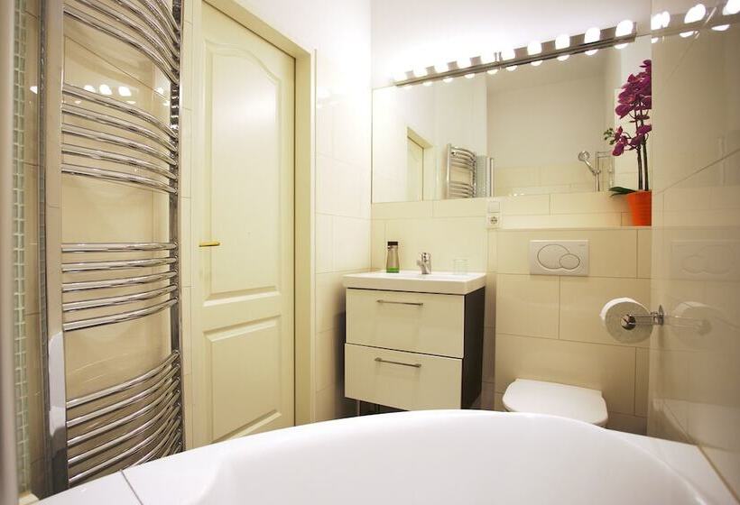 7th Heaven Vienna Center Apartments