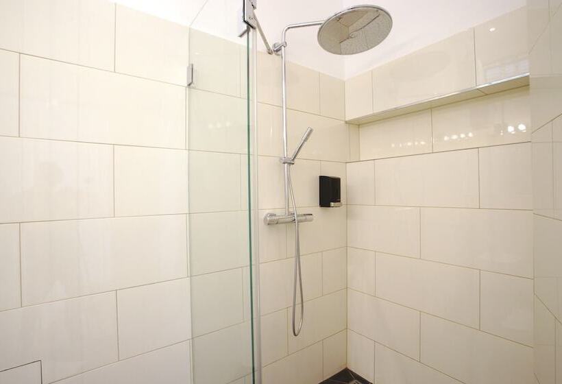 7th Heaven Vienna Center Apartments