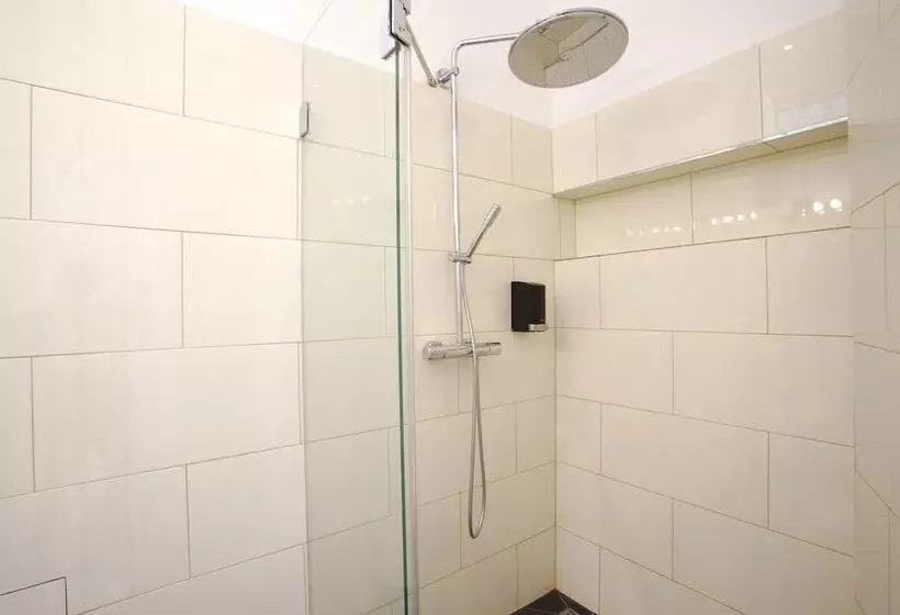 7th Heaven Vienna Center Apartments