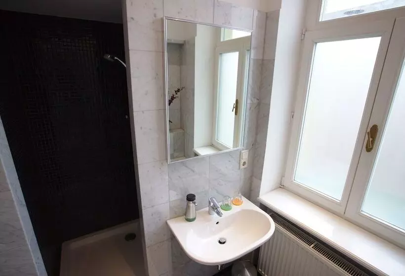 7th Heaven Vienna Center Apartments