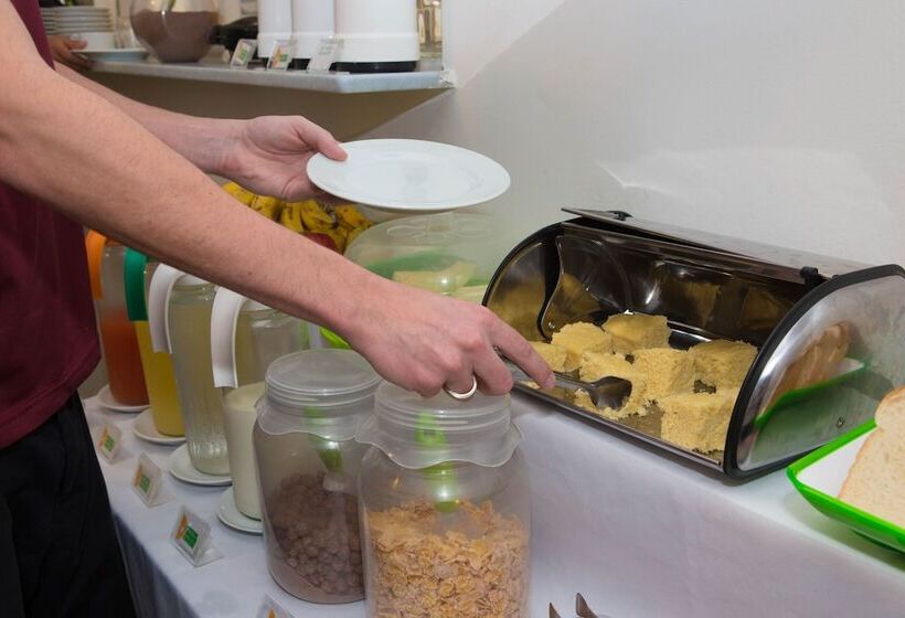 Clh Suites Copacabana Santa Clara   Hostel