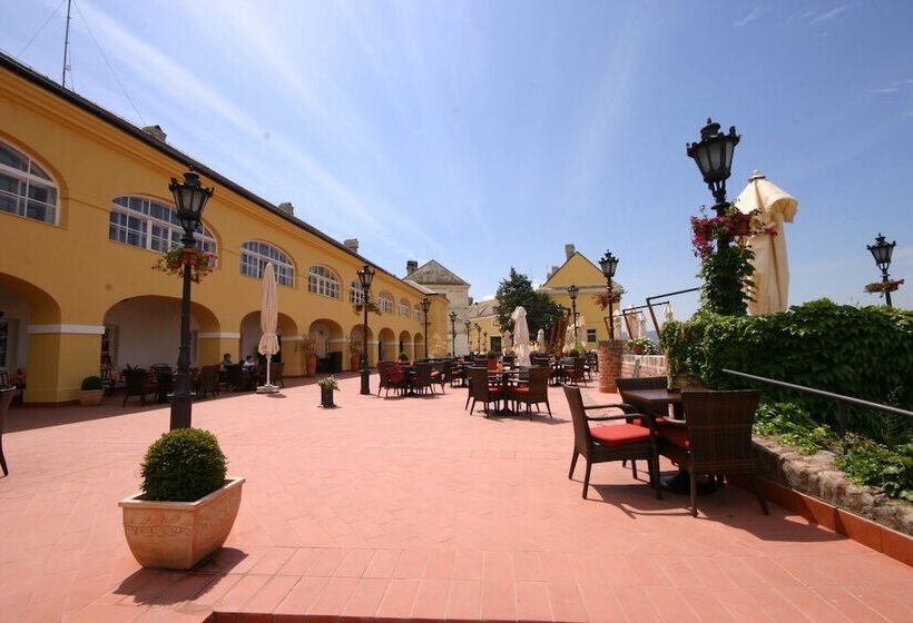 Garni Hotel Leopold I