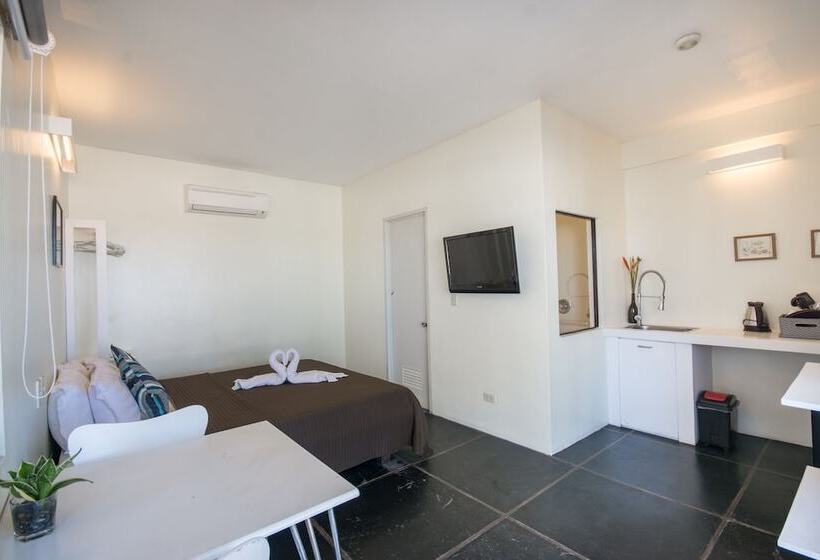 Отель Hangin Kite Center & Resort