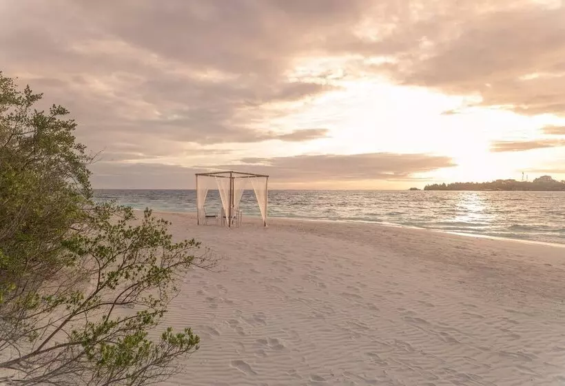 هتل Malahini Kuda Bandos Resort